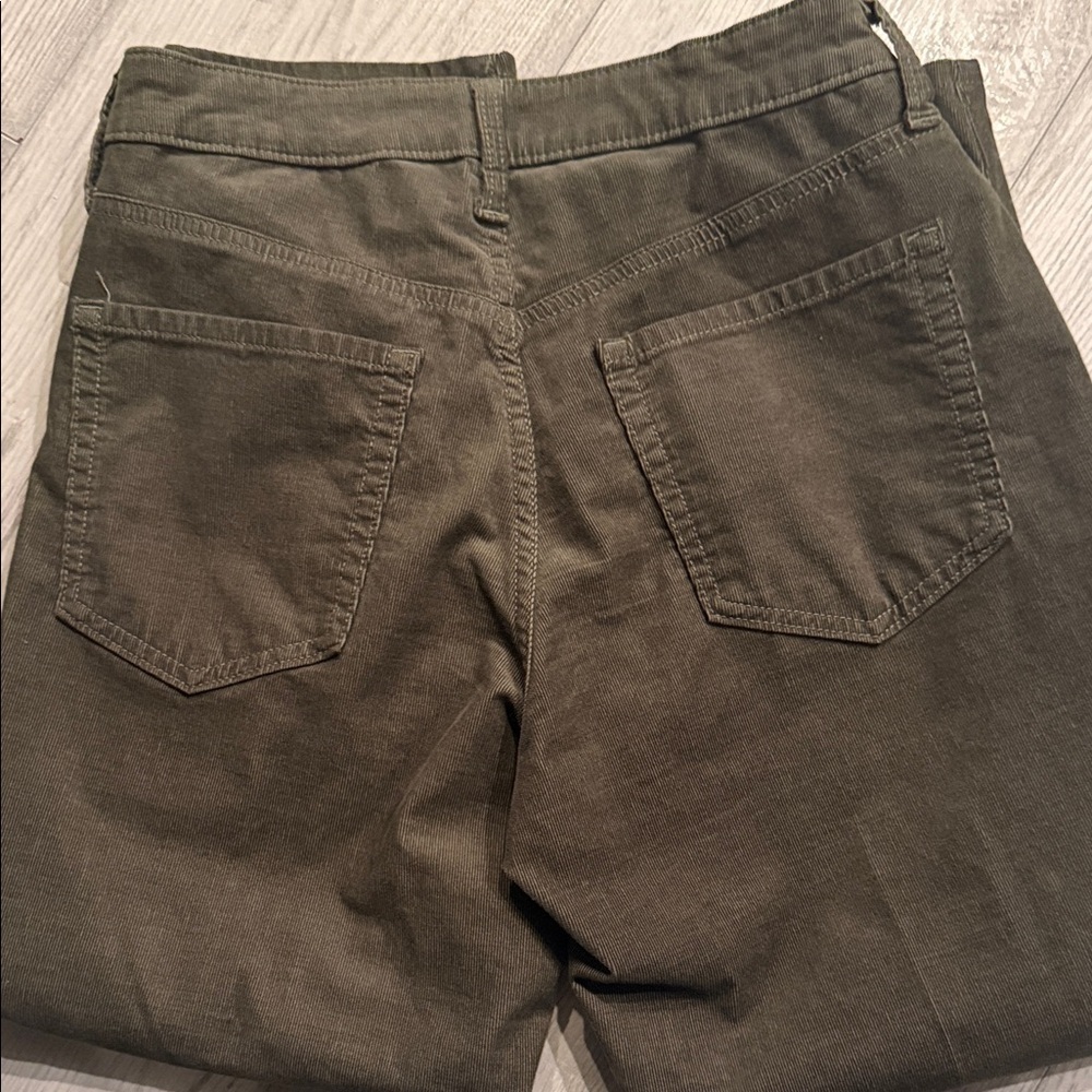 Old Navy Women’s Corduroy Pants in Forest Green - Picture 3 of 3